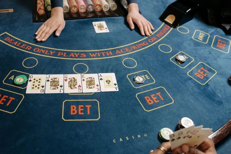 The Friday Night Table: How Live Dealers Brought the Buzz Back to Aussie Gaming